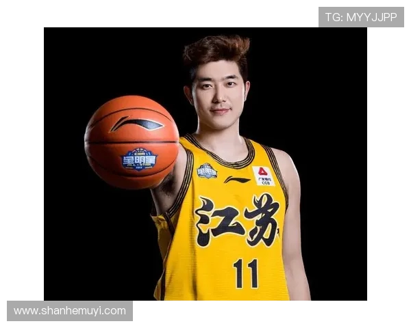 吴冠希：从篮球场上的拼搏者到生活中的追梦人，探索他的成长与蜕变之路